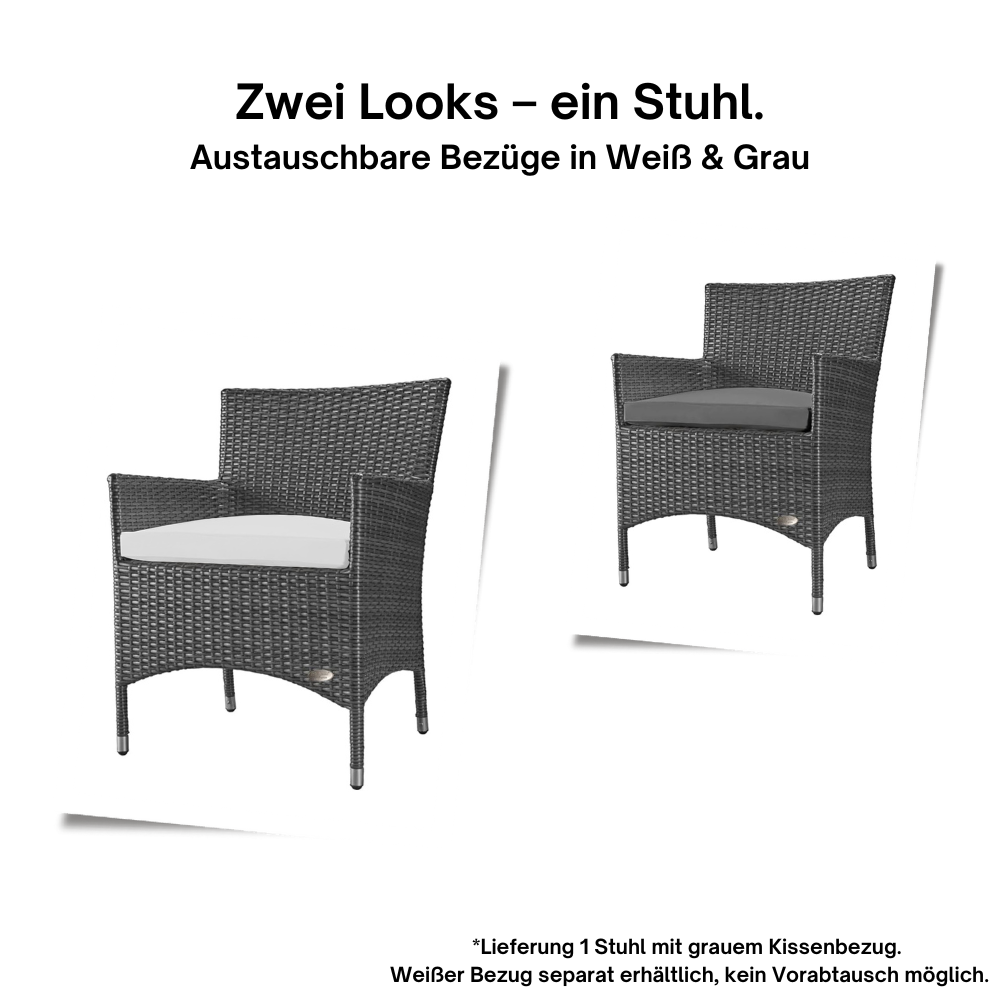 Zwei graue Rattanstühle mit austauschbaren Kissenbezügen in Weiß und Grau nebeneinander dargestellt.