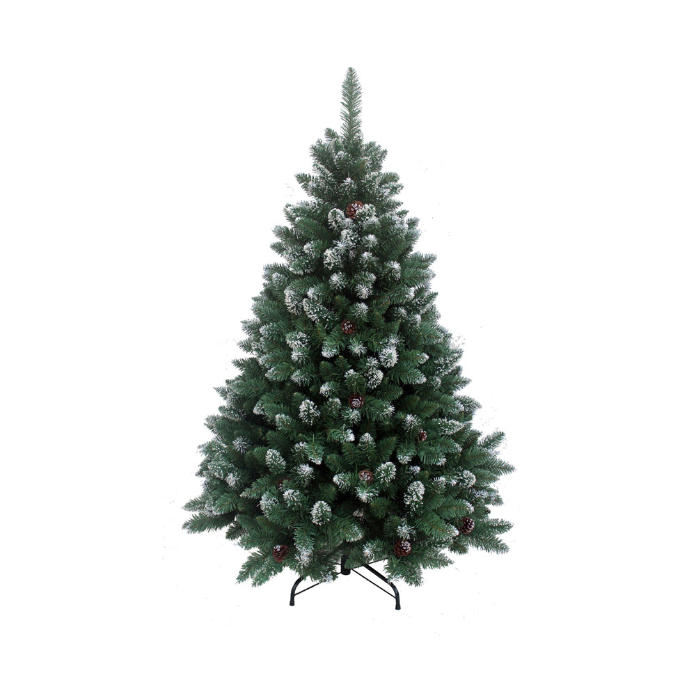 Künstlicher Tannenbaum in Grün mit dekorativen Zapfen und Schneebeschichtung.