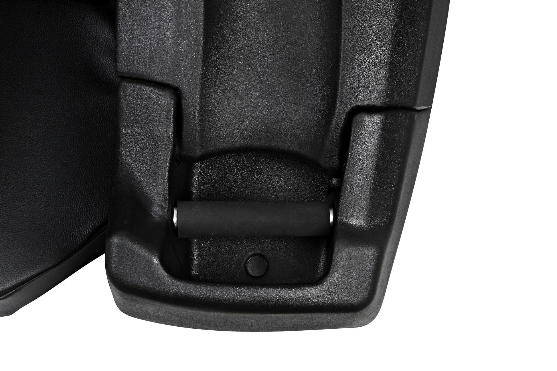 Nahaufnahme eines schwarzen Griffs mit Rolle an einer ATV-Box, aus robustem Material gefertigt.
