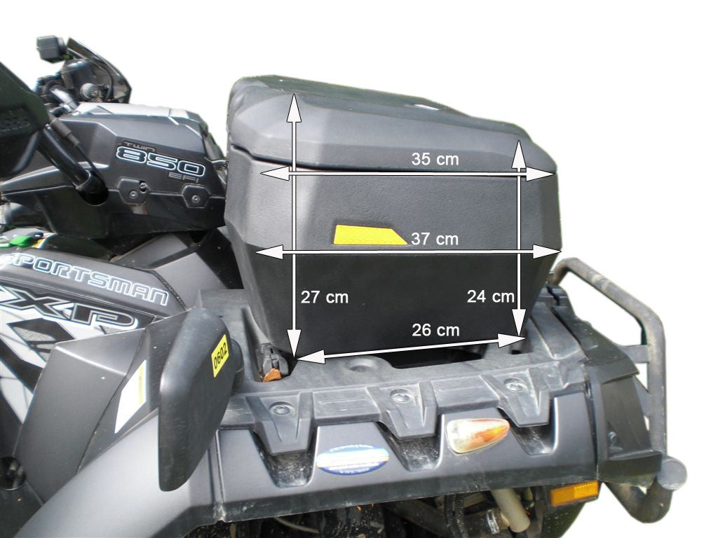 Seitenansicht eines ATV mit montiertem Frontkoffer, abgebildet mit Maßangaben (35 cm Höhe, 37 cm Breite, 27 cm Tiefe).