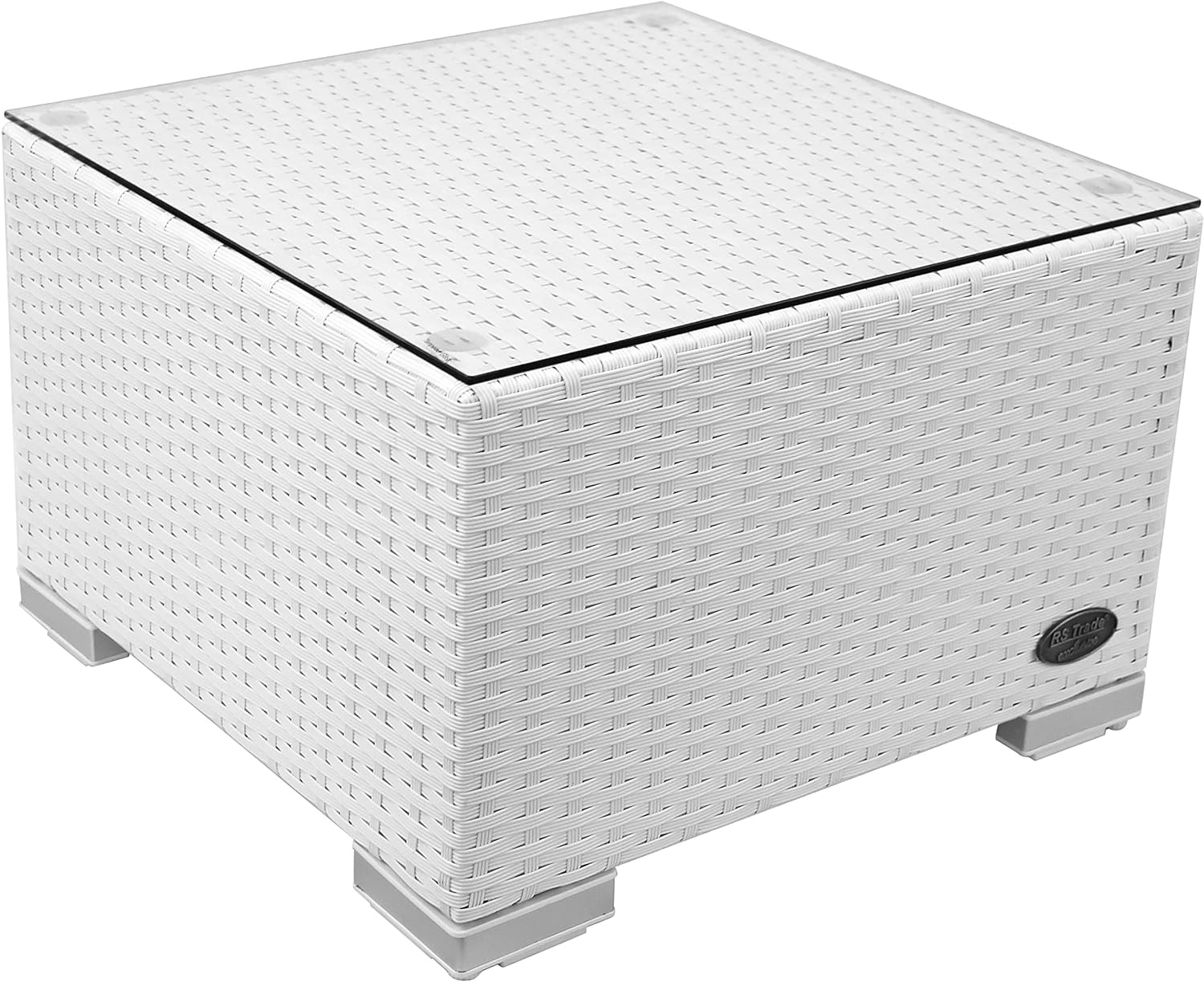 Weißer Rattan-Beistelltisch von RS Trade mit Glasplatte und silberfarbenen Füßen in quadratischer Form.