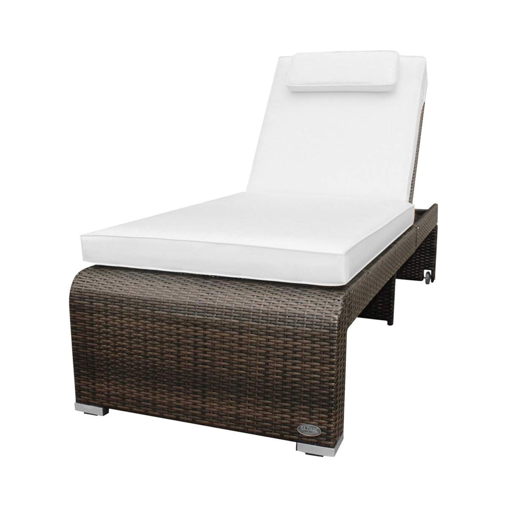 Polyrattan Sonnenliege in Braun mit heller Auflage und verstellbarer Rückenlehne freigestellt auf weißem Hintergrund