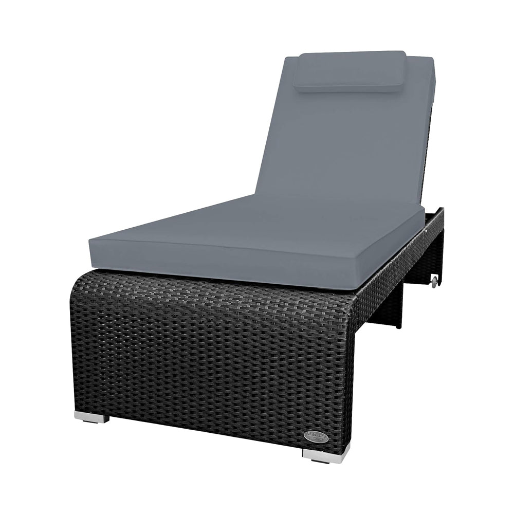 Polyrattan Sonnenliege in Schwarz mit grauer Auflage und verstellbarer Rückenlehne freigestellt auf weißem Hintergrund