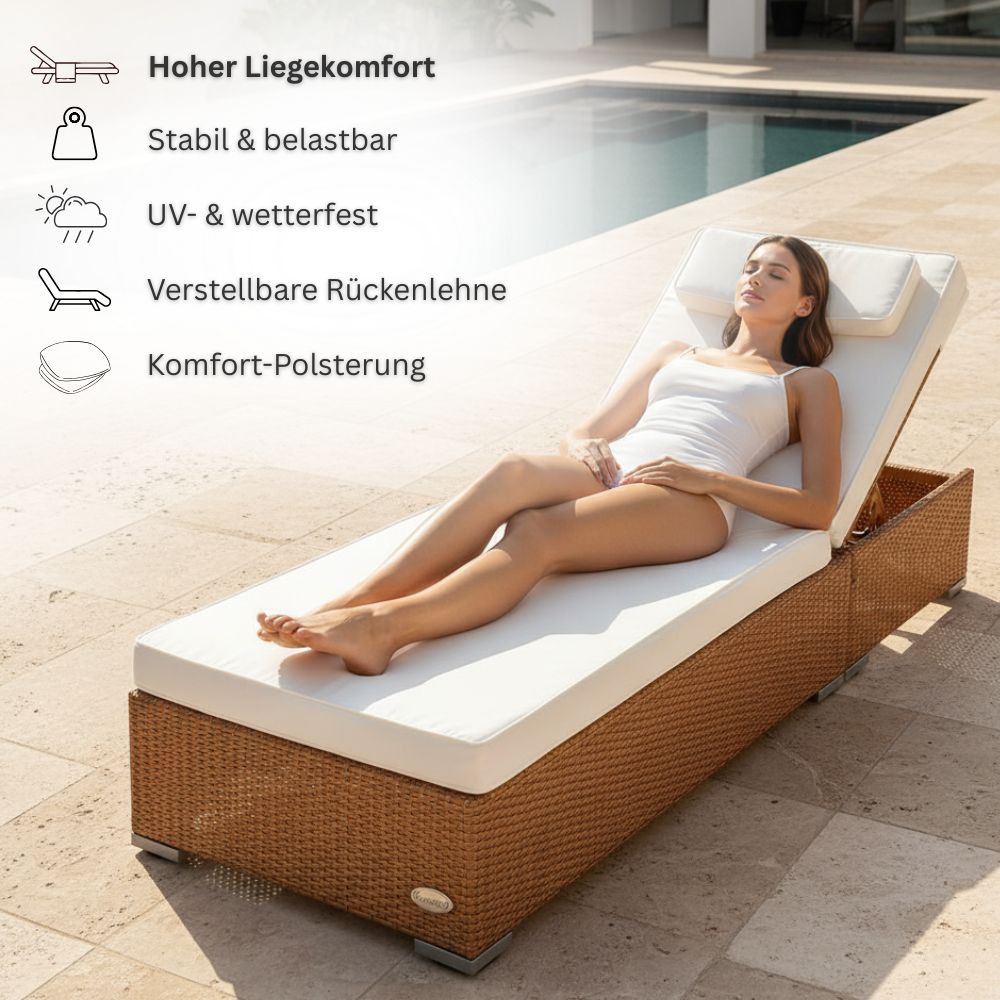 Polyrattan Sonnenliege in Natur mit dicker Komfortauflage und verstellbarer Rückenlehne, Person entspannt am Pool, wetterfeste und belastbare Gartenliege für Terrasse und Außenbereich
