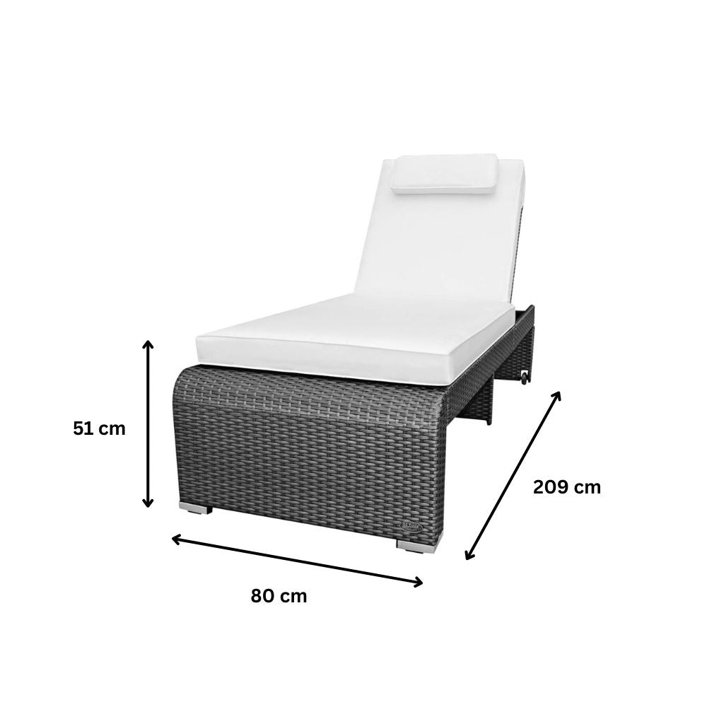 Maße der grauen Polyrattan Sonnenliege: 209 cm Länge, 80 cm Breite und 51 cm Höhe mit heller Polsterauflage