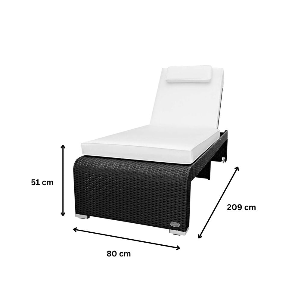Maße der schwarzen Polyrattan Sonnenliege: 209 cm Länge, 80 cm Breite und 51 cm Höhe mit heller Polsterauflage