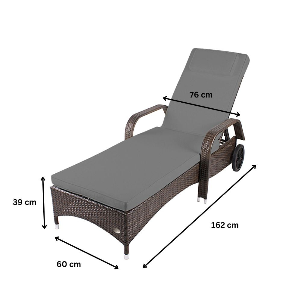 Maße der braunen Sonnenliege: 162 cm Länge, 60 cm Breite und 39 cm Höhe, mit verstellbarer Rückenlehne