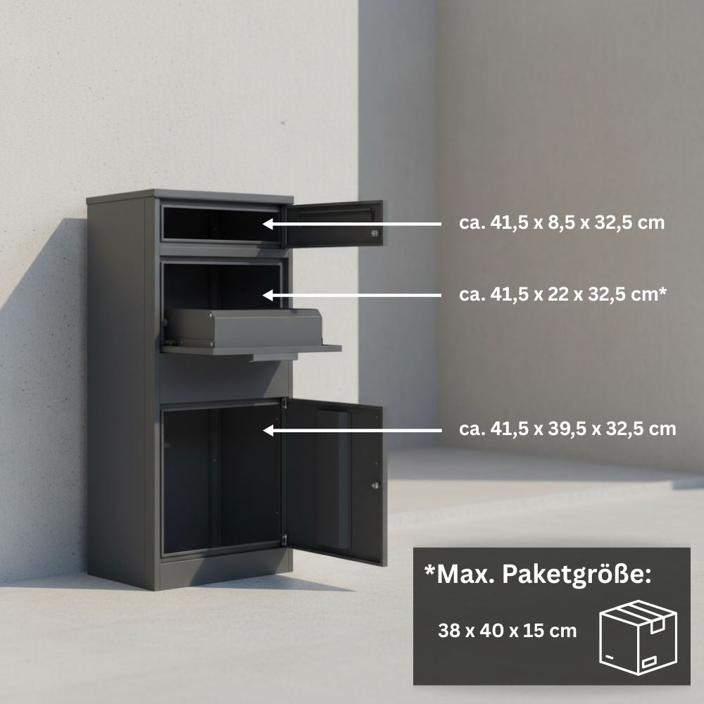 Anthrazitfarbener Briefkasten mit Paketfach und geöffneten Einwurfklappen. Das Bild zeigt die maximalen Paketgrößen für verschiedene Einwurfhöhen des freistehenden Paketbriefkastens aus Stahl.