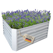 Hochbeet Florenz L aus verzinktem Metall, bepflanzt mit Lavendel, gefertigt von einem deutschen Familienbetrieb.