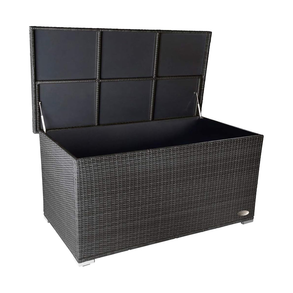 Silber-Graue Garten-Auflagenbox aus wetterfestem Polyrattan mit geöffnetem Deckel und großem Stauraum für Kissen und Gartenutensilien.