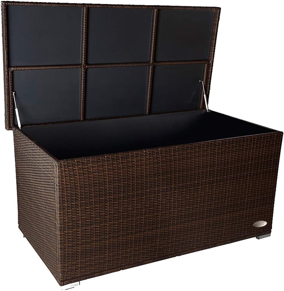 Dunkelbraune Rattanbox mit offenem Deckel, rechteckig, schwarzer Innenraum, freigestellt.