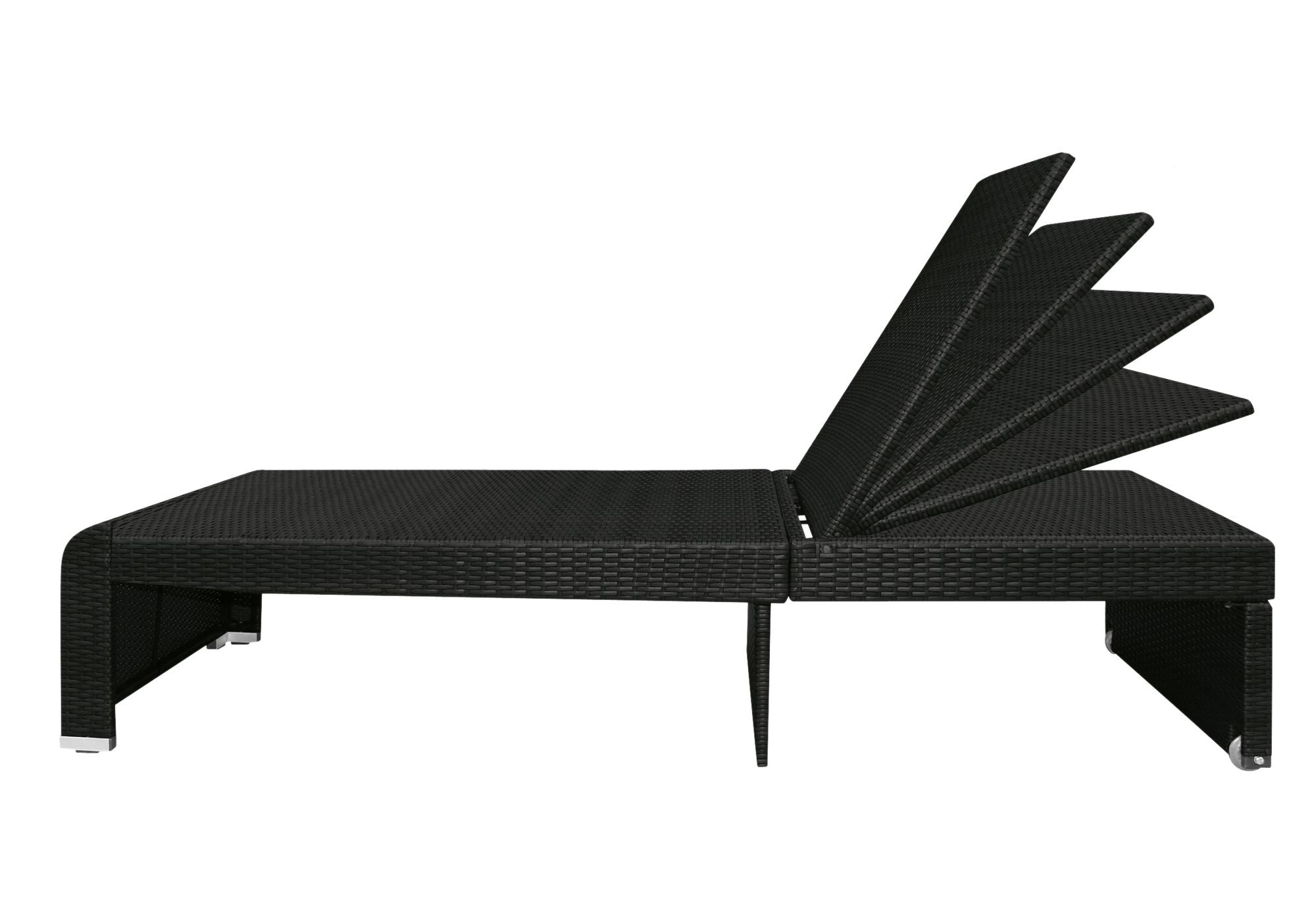 Schwarze Rattan-Sonnenliege mit mehrfach verstellbarer Rückenlehne. 1 
