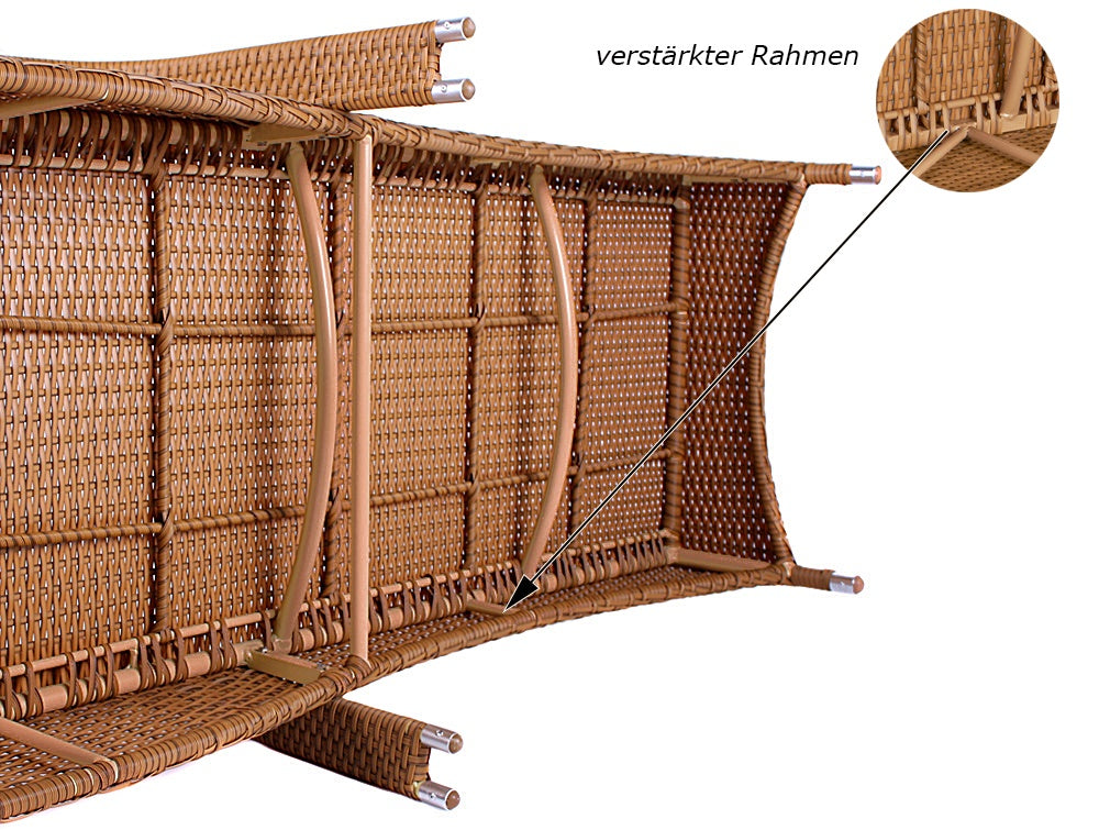 Detailansicht verstärkter Rahmen einer Sonnenliege aus naturfarbenem Poly-Rattan.