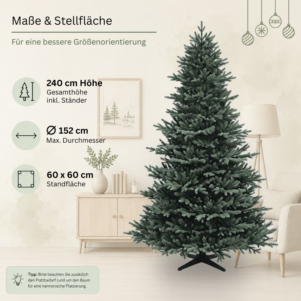 Maße des künstlichen Weihnachtsbaums Nordmann Classic: 240 cm hoch, 152 cm Durchmesser und 60 x 60 cm Standfläche
