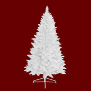 Weißer künstlicher Weihnachtsbaum mit rotem Hintergrund